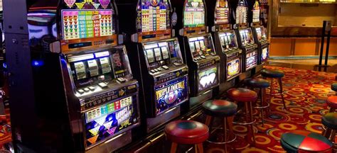 how do slot machines payout.